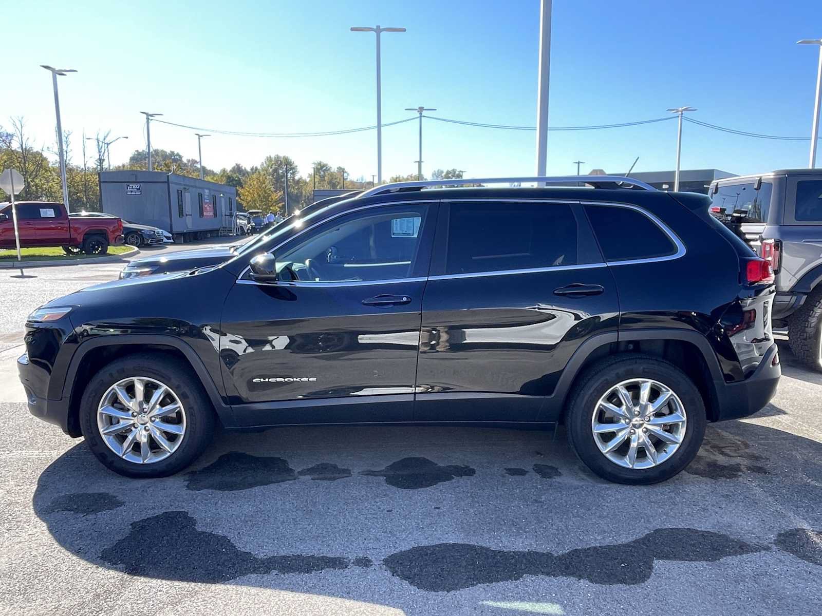 Used 2015 Jeep Cherokee Limited AWD/4WD image 4