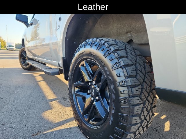 Used 2021 Chevrolet Silverado 1500 LT Trail Boss w/ Convenience Package II AWD/4WD image 18