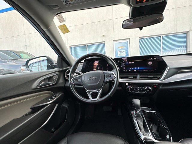 Used 2025 Chevrolet Trax ACTIV w/ Sunroof Package FWD image 24