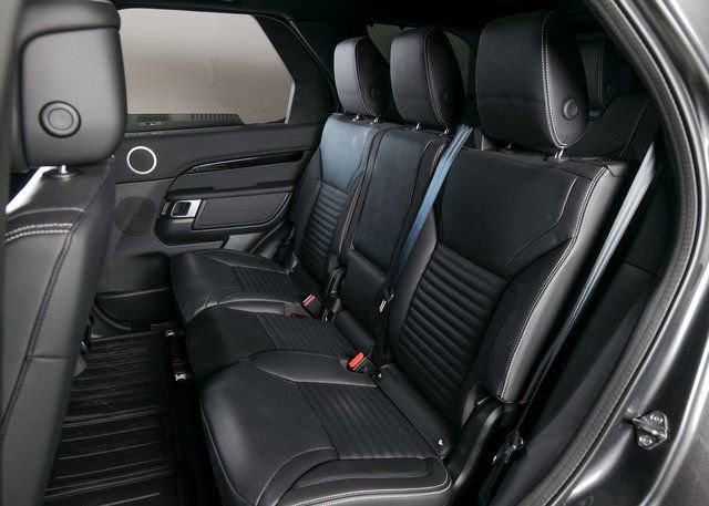 Used 2025 Land Rover Discovery S AWD/4WD image 5