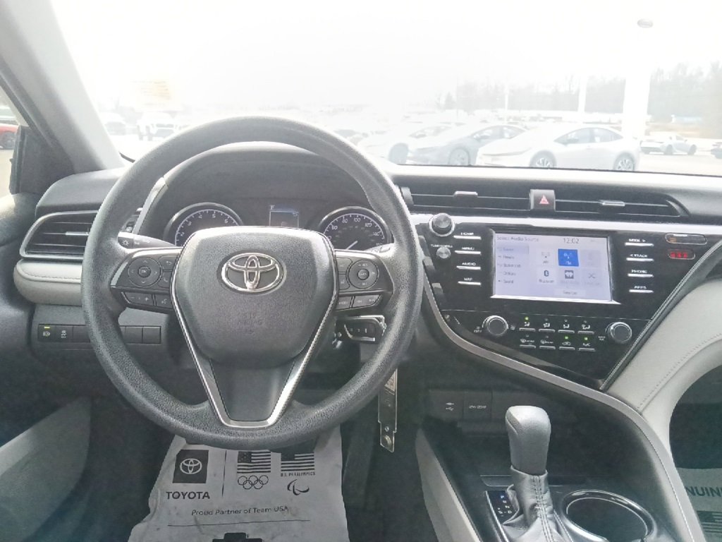 Used 2019 Toyota Camry LE w/ Phone Cable & Charge Package image 25