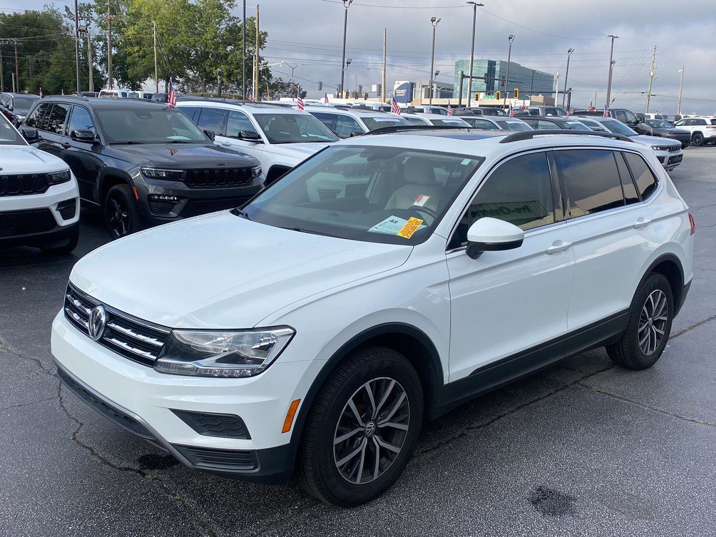 Used 2019 Volkswagen Tiguan SE w/ Panoramic Sunroof Package