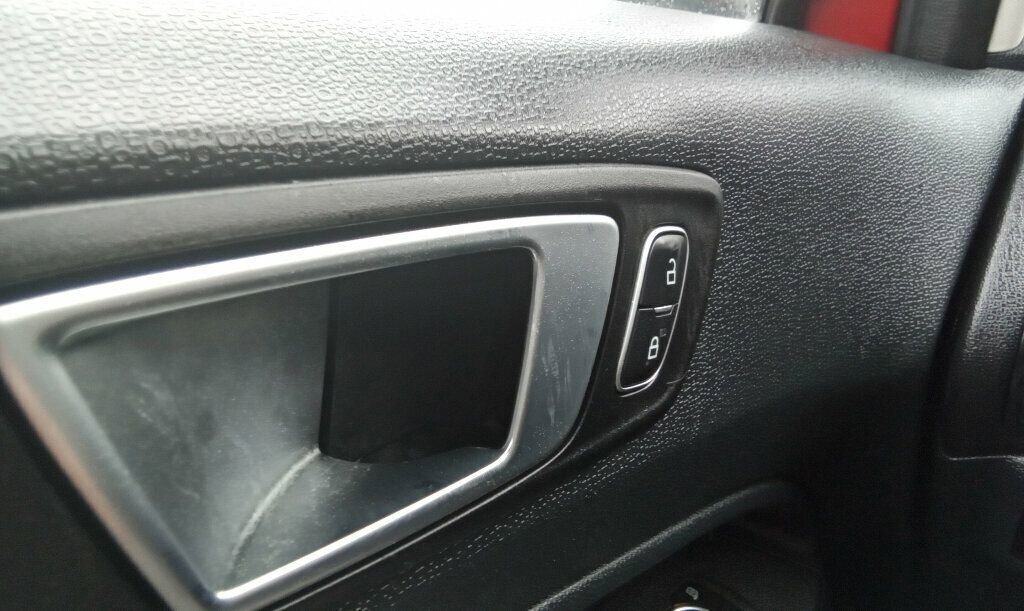 Used 2018 Ford EcoSport SE w/ SE Convenience Package image 26