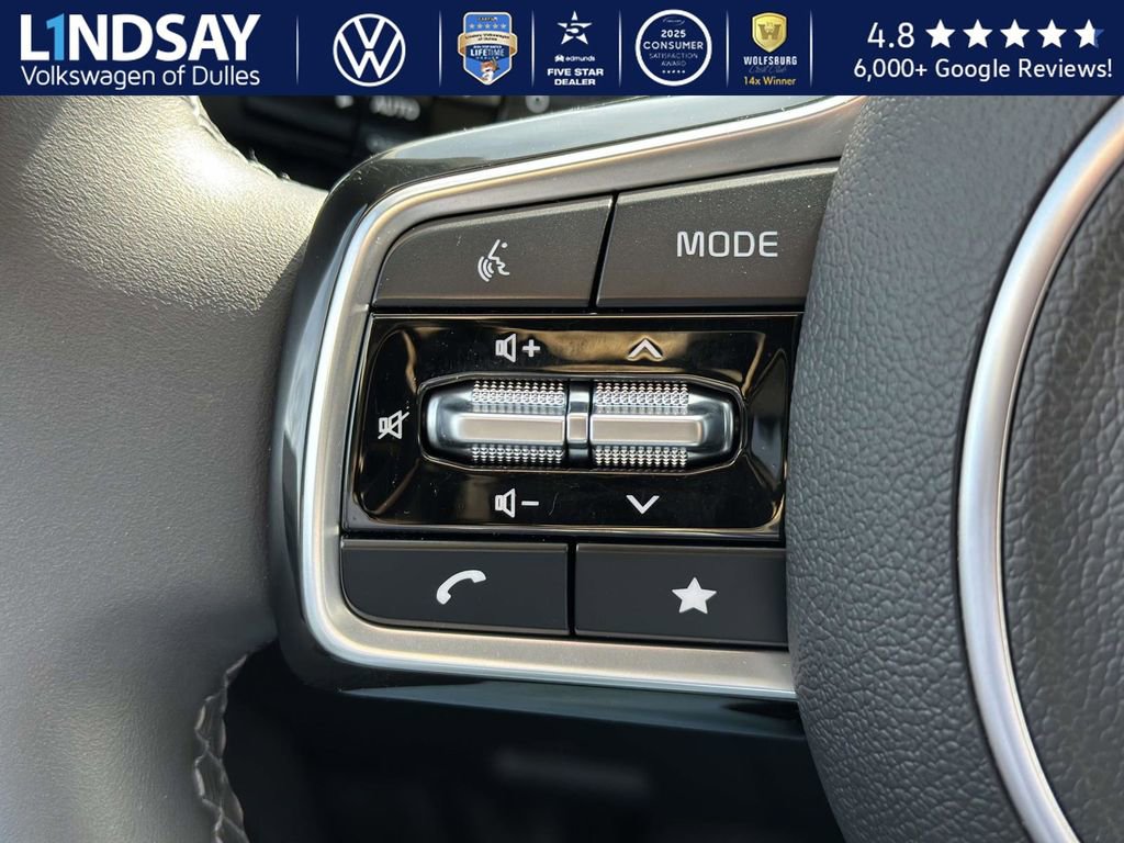 Used 2025 Kia Carnival SX image 21