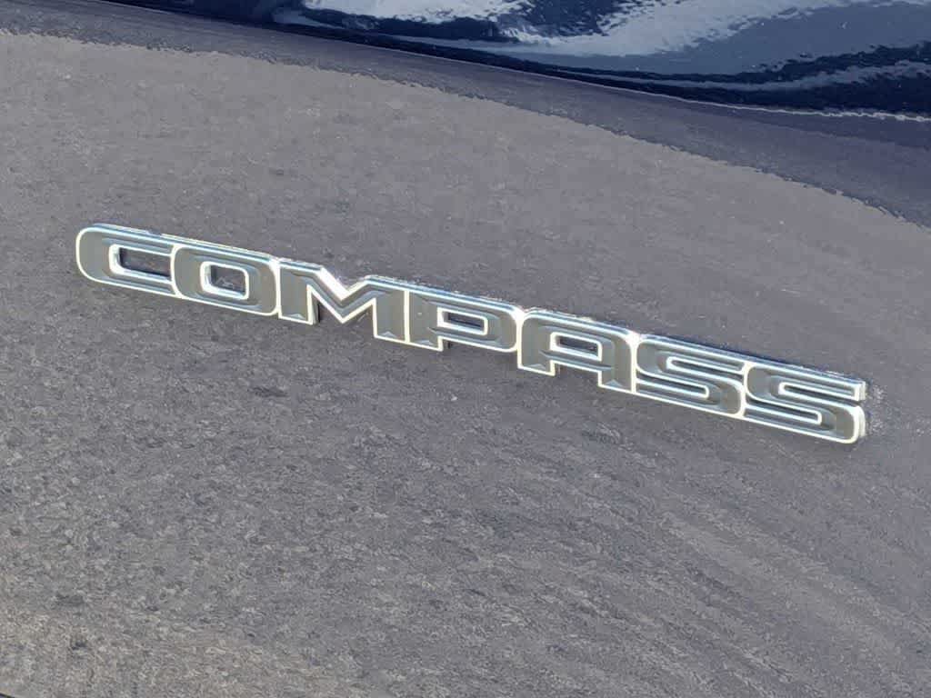 Used 2018 Jeep Compass Limited w/ Navigation Group FWD image 11