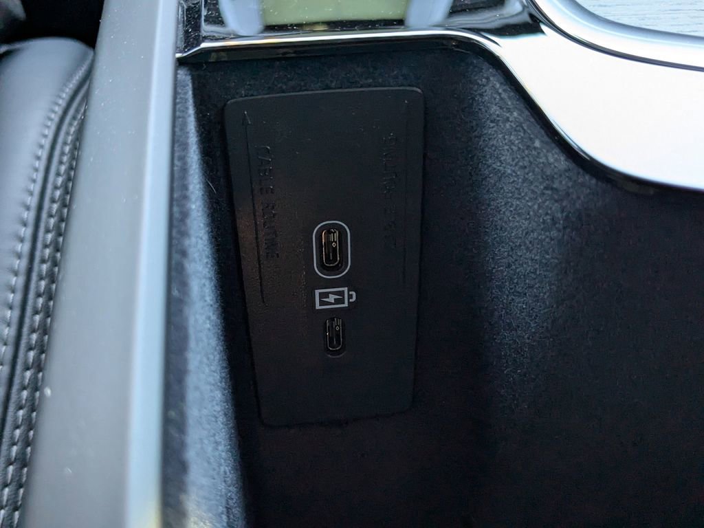 Used 2024 Volvo XC90 B6 Ultimate w/ Protection Package Premier image 26