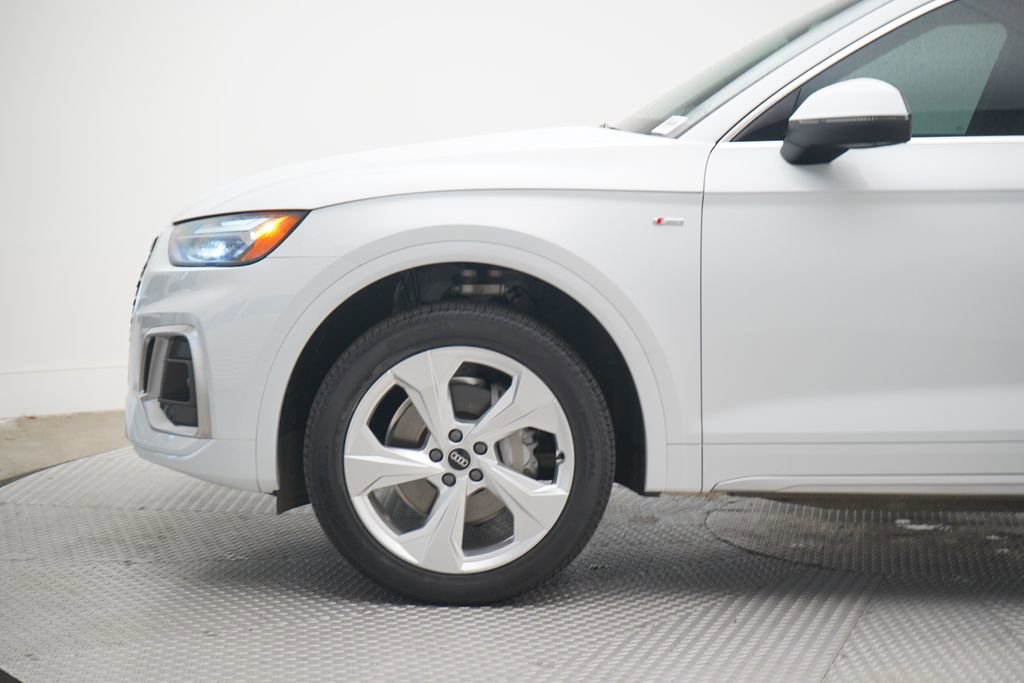 Used 2021 Audi Q5 2.0T Premium Plus w/ Premium Plus Package image 2