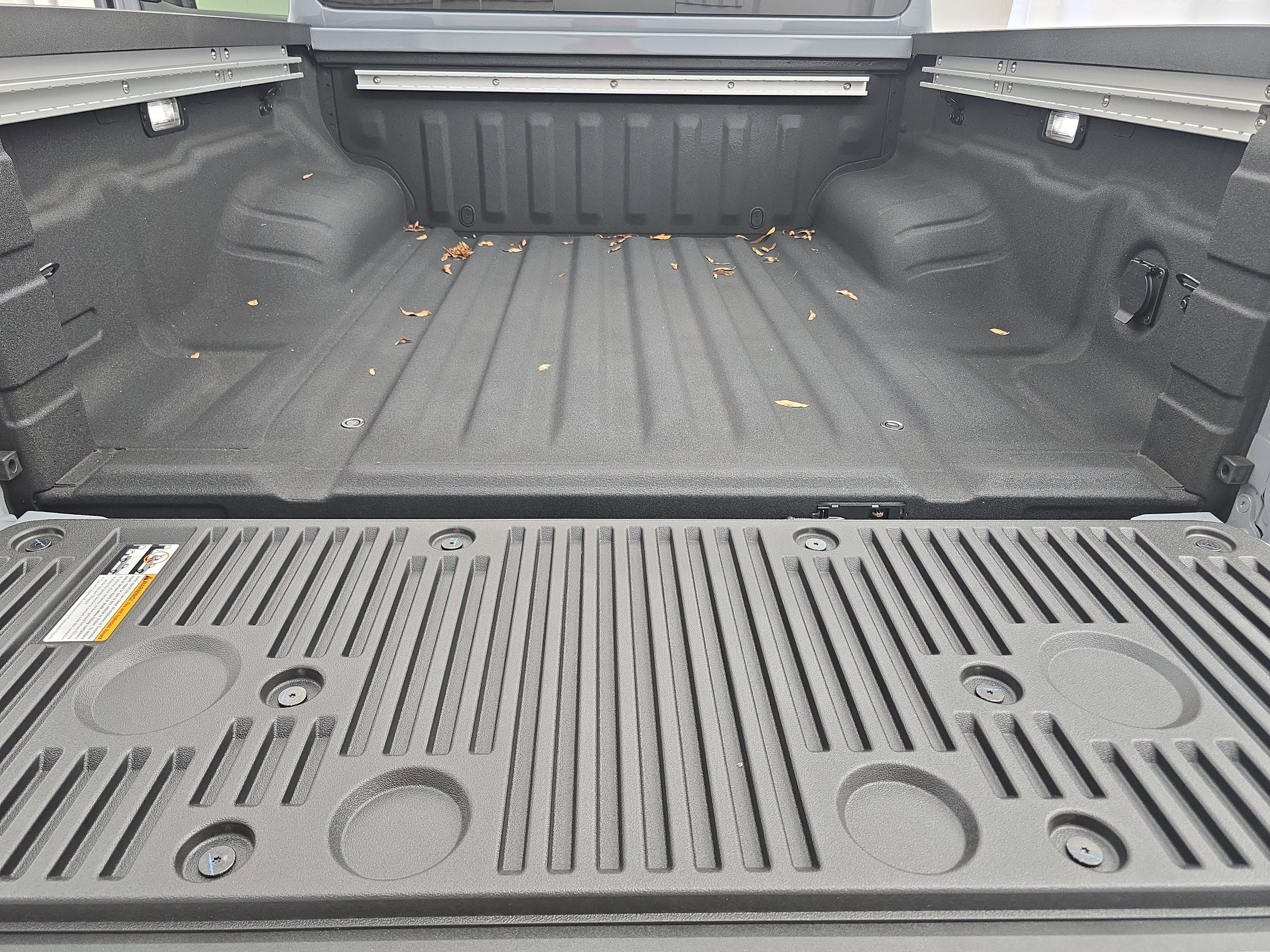 New 2026 Nissan Frontier PRO-4X w/ Pro-4x Convenience Package image 12