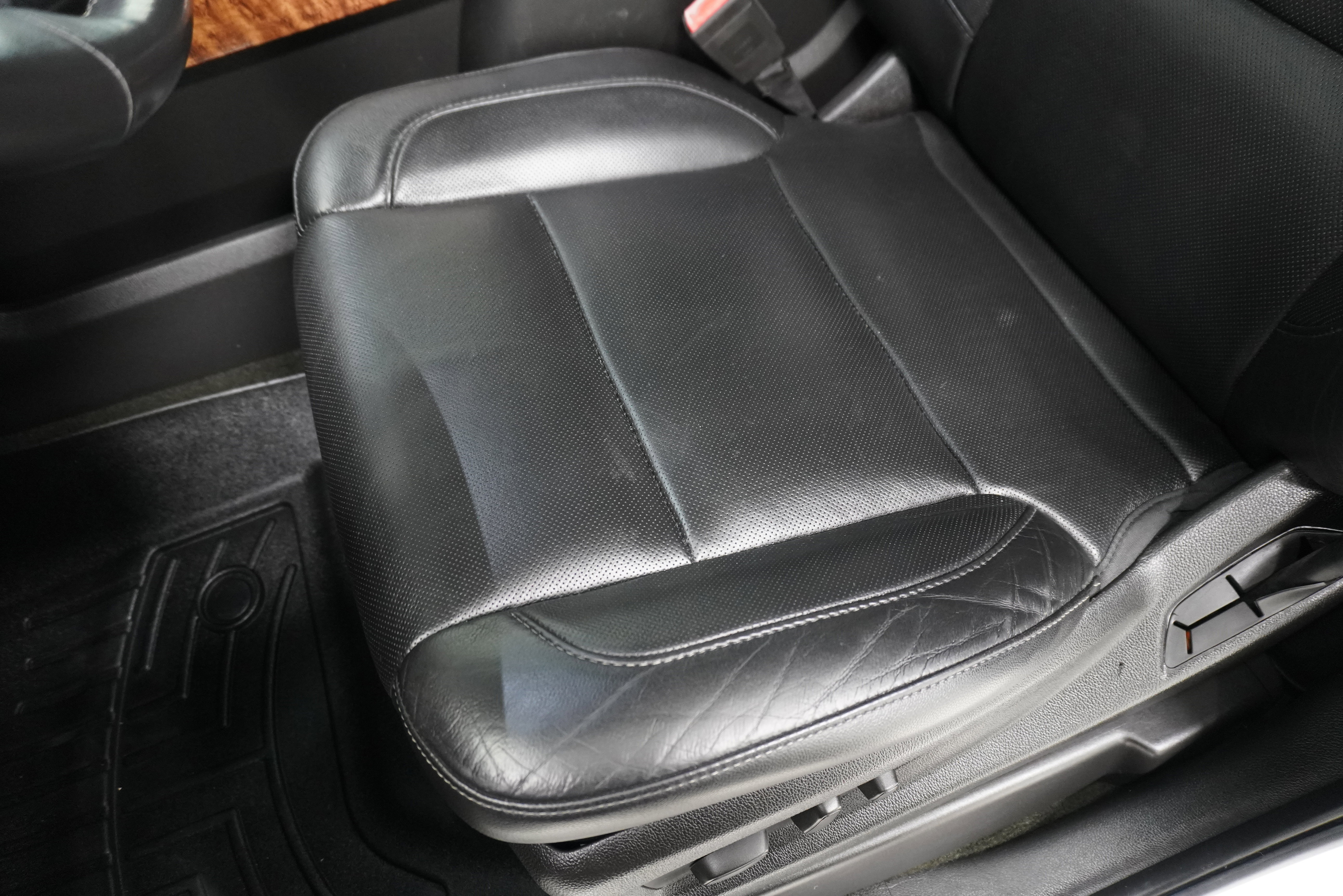 Used 2016 Chevrolet Suburban LTZ image 10