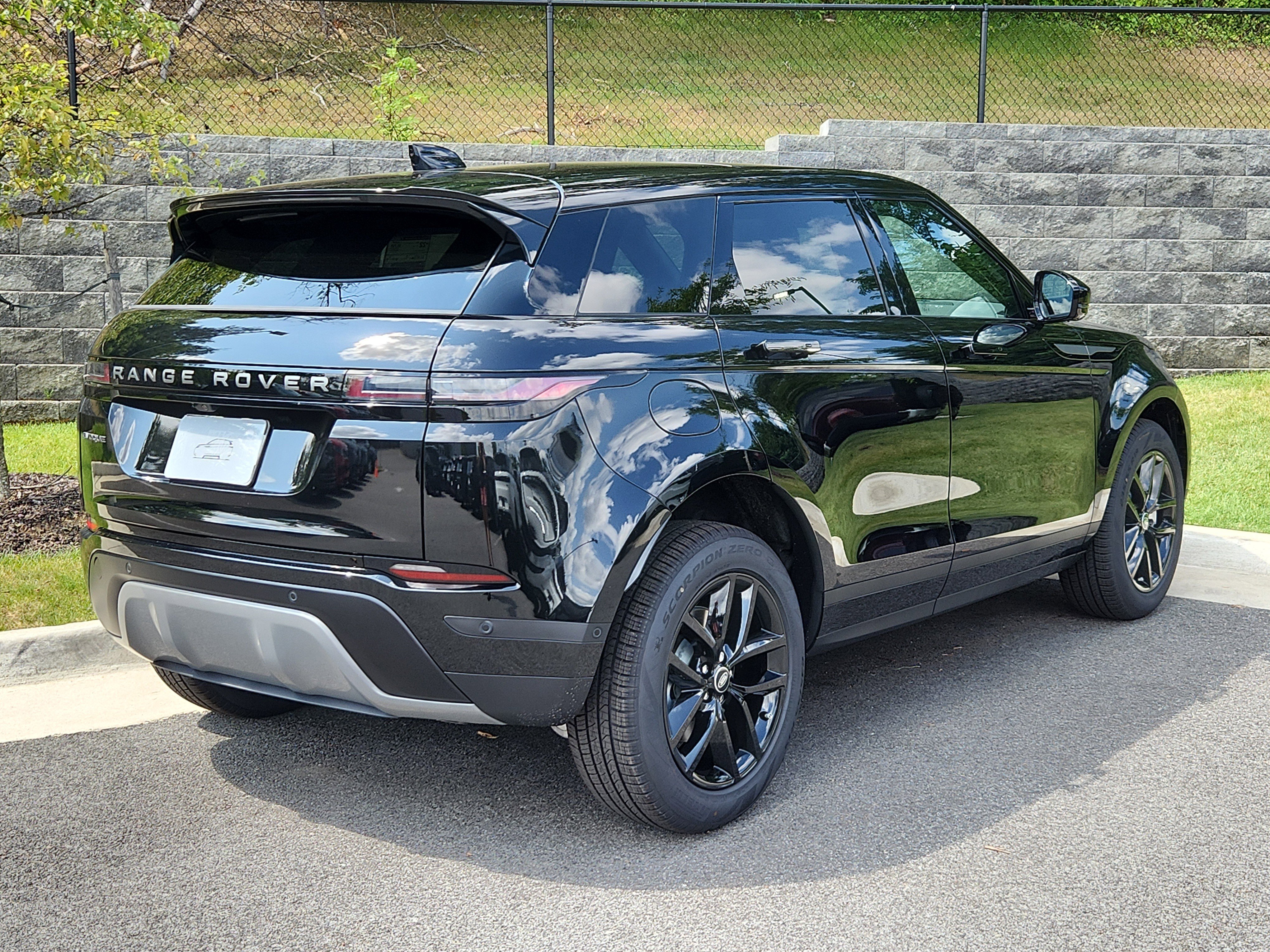 New 2026 Land Rover Range Rover Evoque S image 2