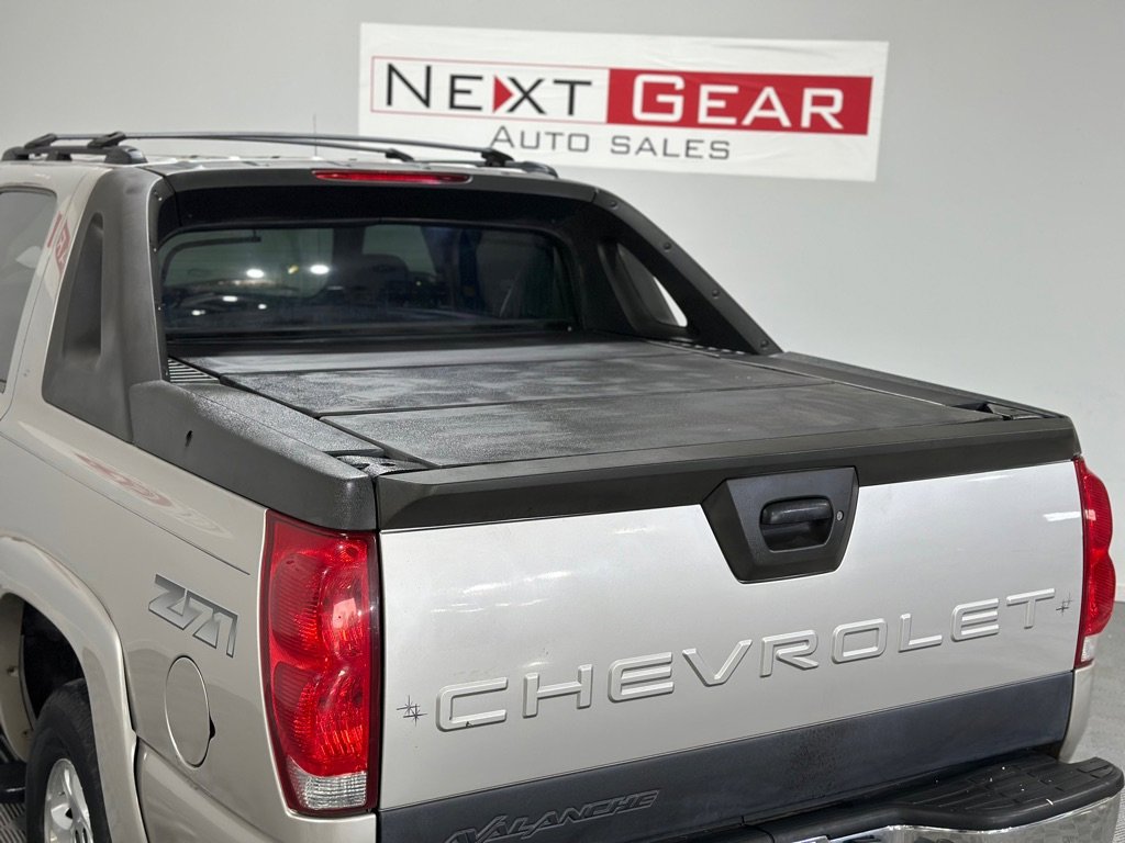 Used 2006 Chevrolet Avalanche Z71 w/ Sun And Sound Package image 10