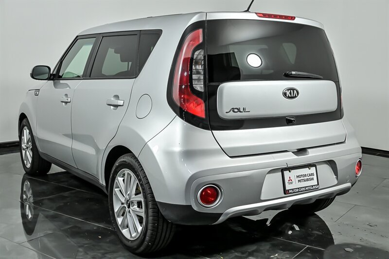 Used 2017 Kia Soul + FWD image 7