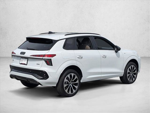 New 2026 Audi Q3 quattro 2.0T w/ Driver Assistance Package AWD/4WD image 2