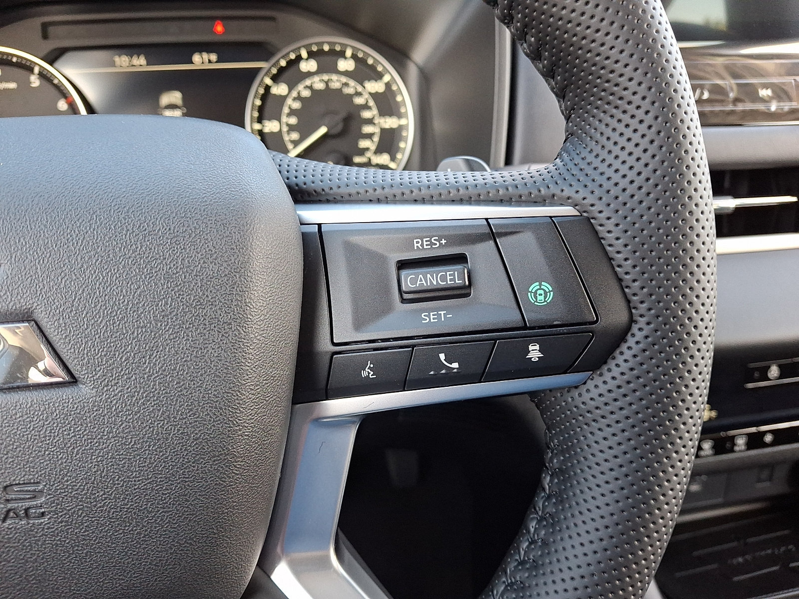 New 2026 Mitsubishi Outlander SE AWD/4WD image 18