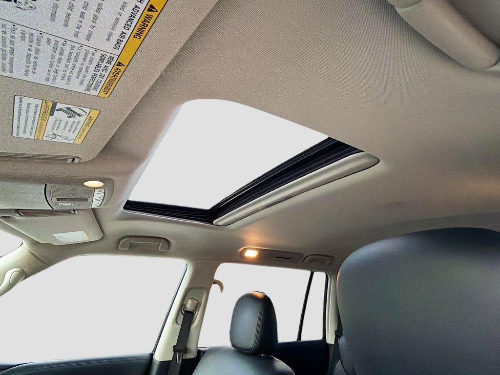 Used 2024 Nissan Armada SL image 28