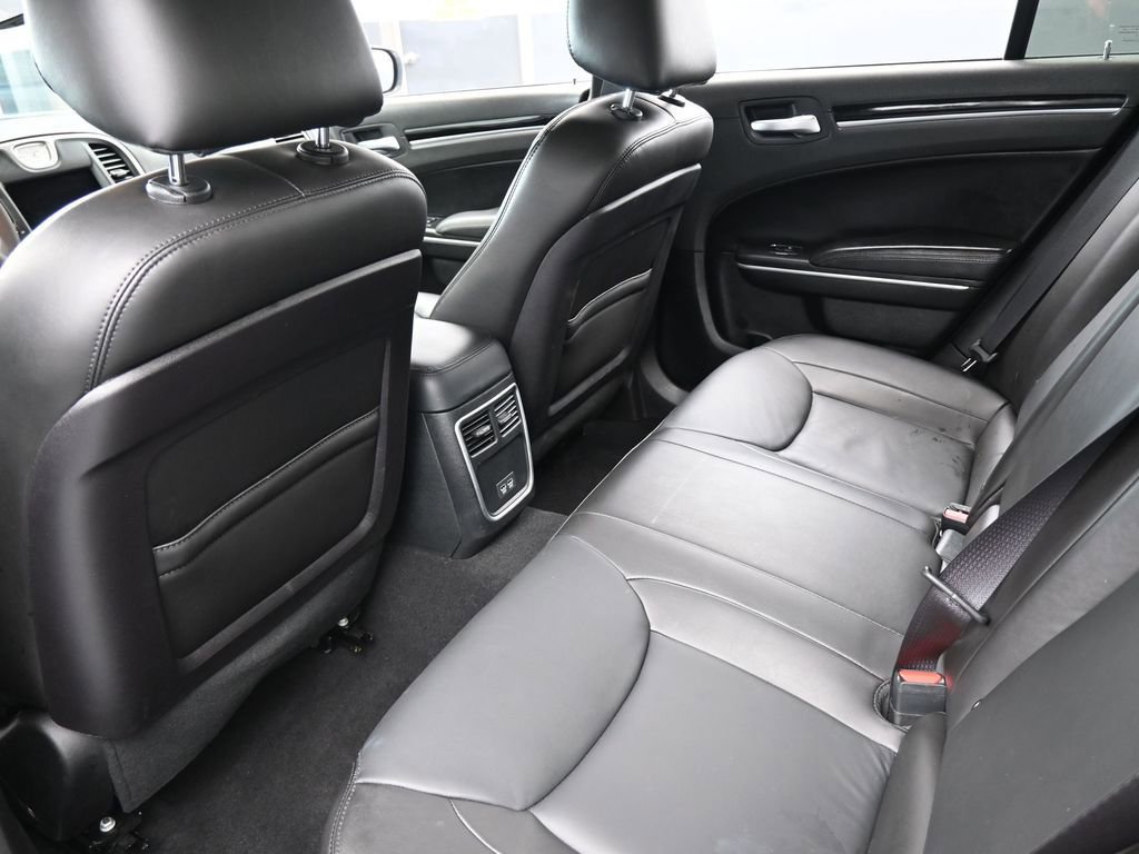 Used 2023 Chrysler 300 Touring L image 32