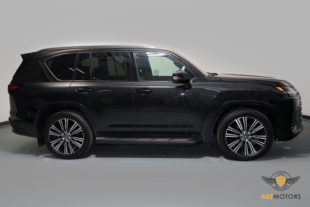 Used 2026 Lexus LX 600 4WD w/ Appearance Package image 4