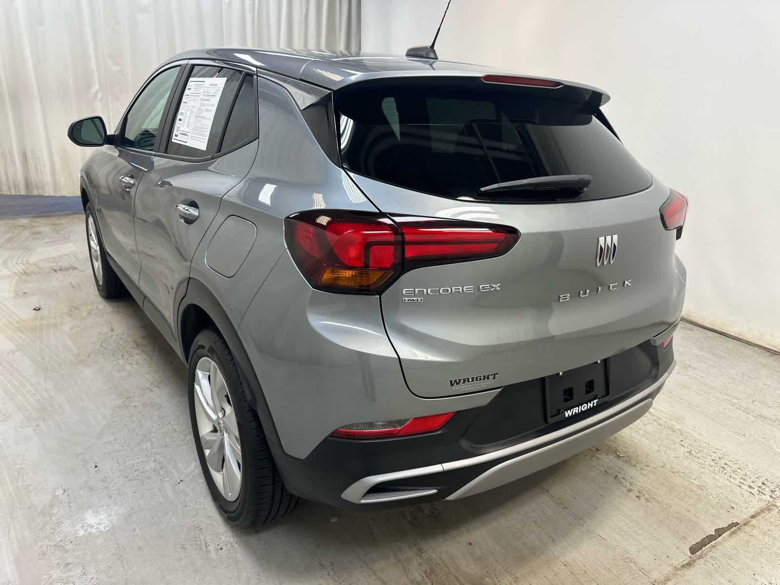 Used 2024 Buick Encore GX Preferred AWD/4WD image 2
