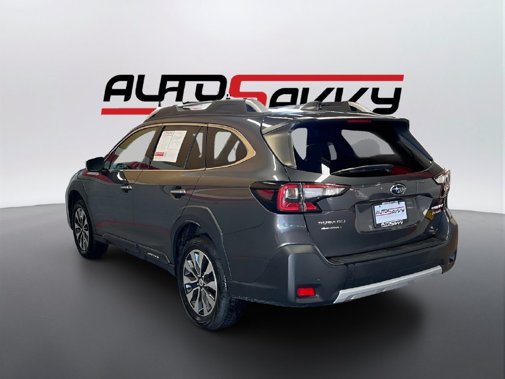 Used 2023 Subaru Outback Touring AWD/4WD image 5