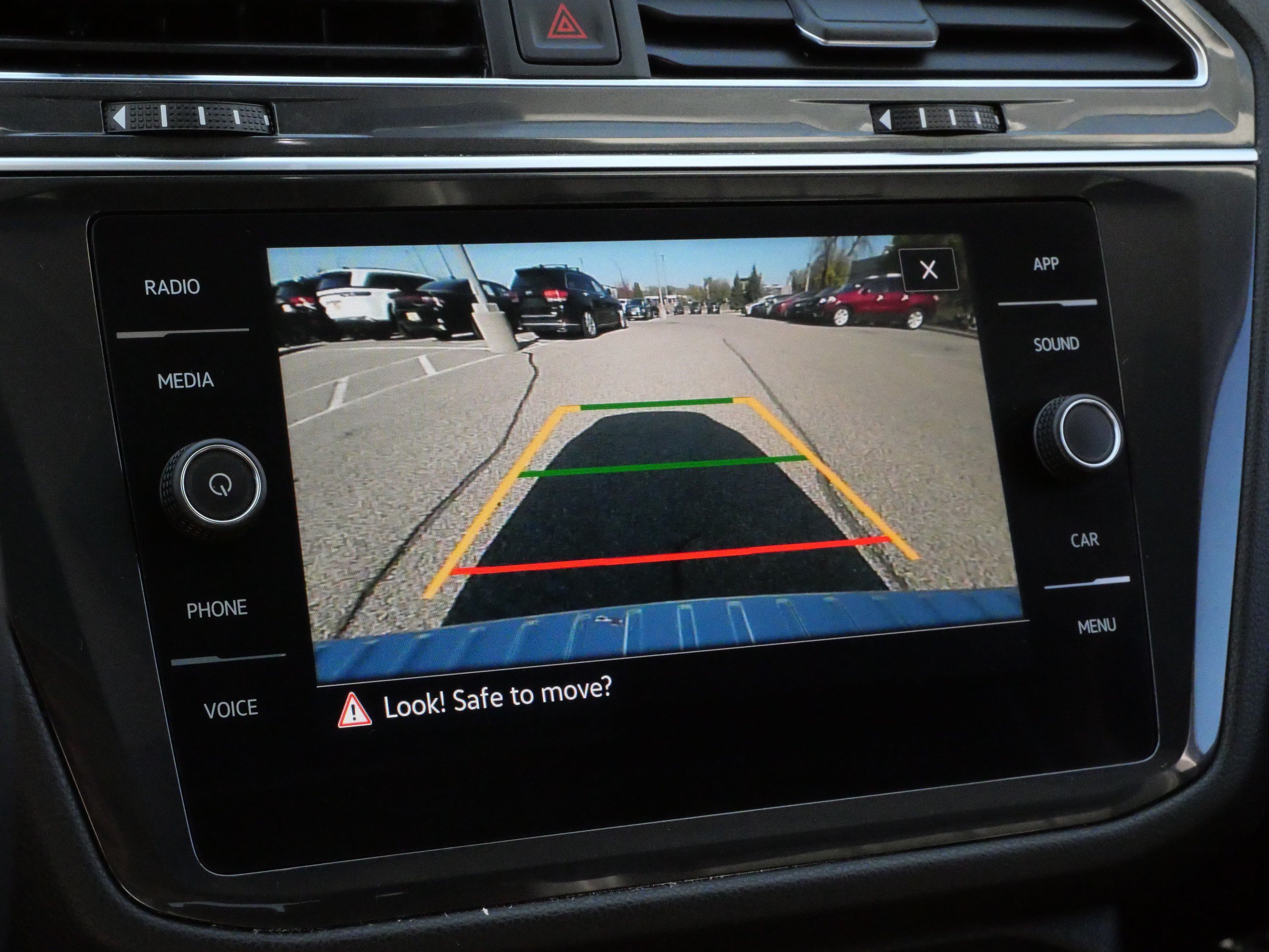 Certified 2023 Volkswagen Tiguan SE w/ Panoramic Sunroof Package FWD image 22