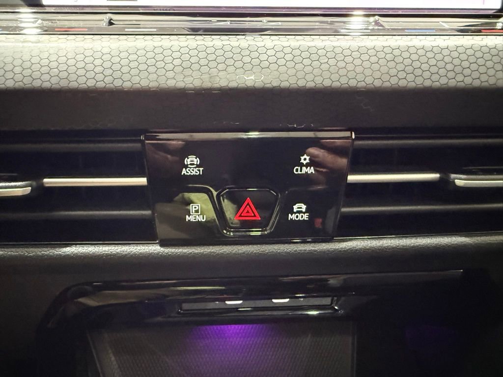 Used 2024 Volkswagen GTI Autobahn image 33