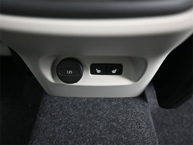 New 2026 Volvo XC40 B5 Plus w/ Protection Package Premier image 33