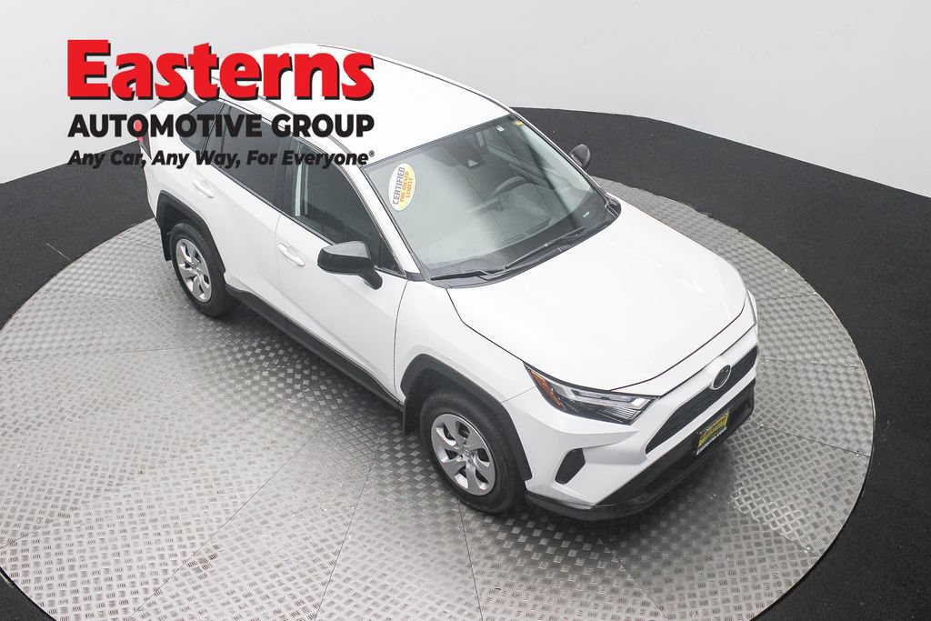 Used 2023 Toyota RAV4 LE AWD/4WD image 3