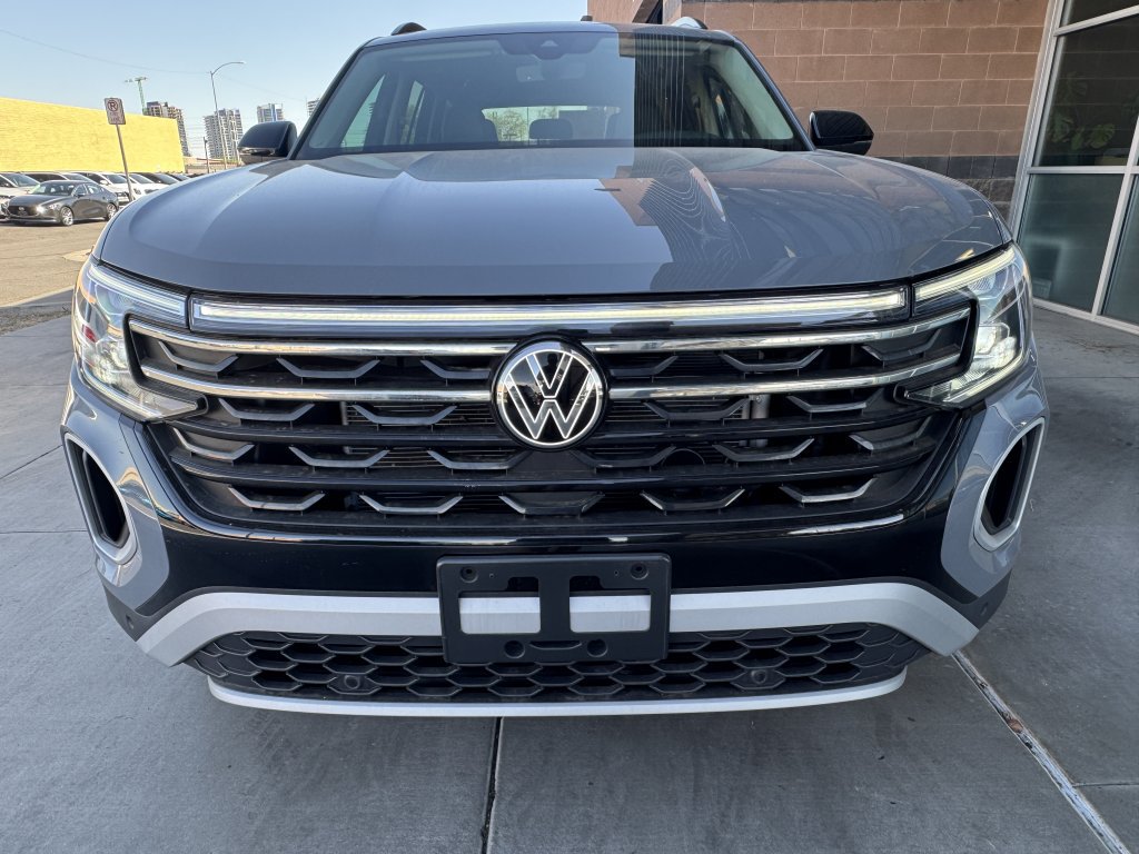 Used 2024 Volkswagen Atlas Peak Edition SE AWD/4WD image 10