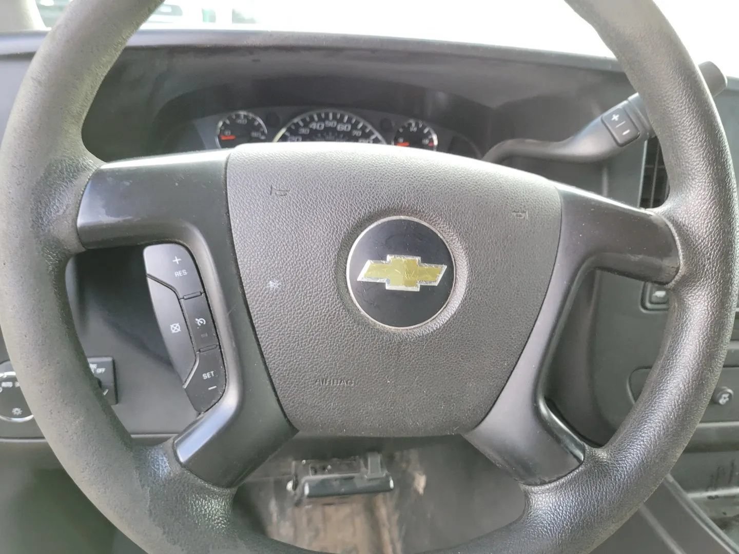 Used 2011 Chevrolet Express 3500 LS RWD image 21