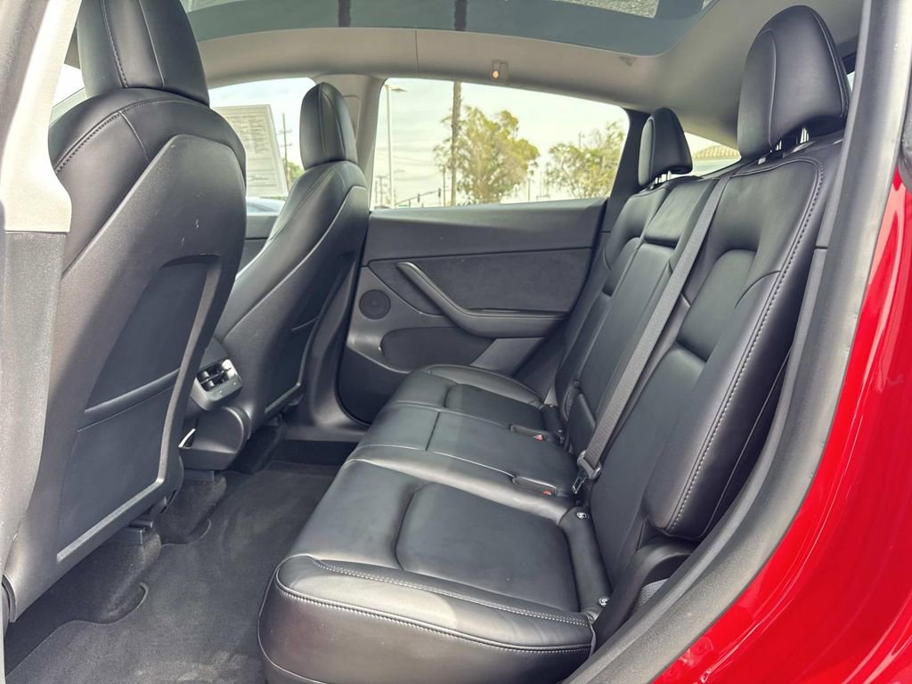 Used 2021 Tesla Model Y Long Range image 23