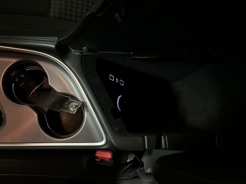 Used 2022 Dodge Challenger R/T w/ Blacktop Package image 21