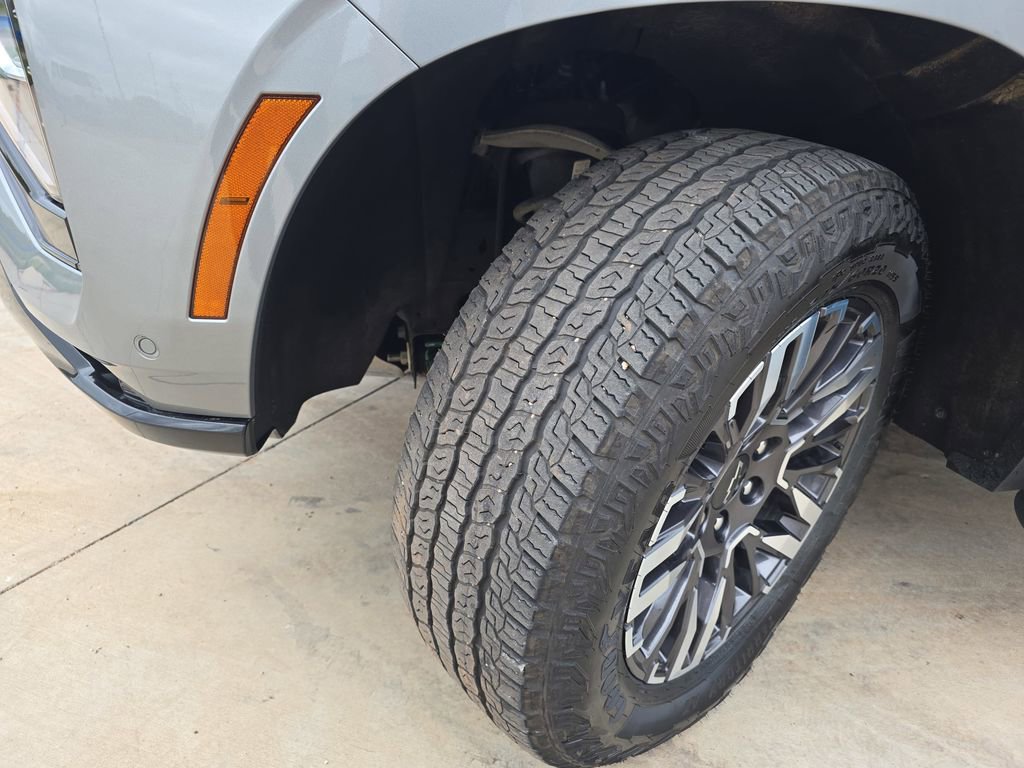 Used 2025 Chevrolet Tahoe Z71 AWD/4WD image 32