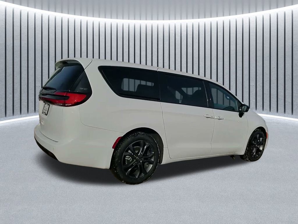 New 2026 Chrysler Pacifica Select FWD image 7