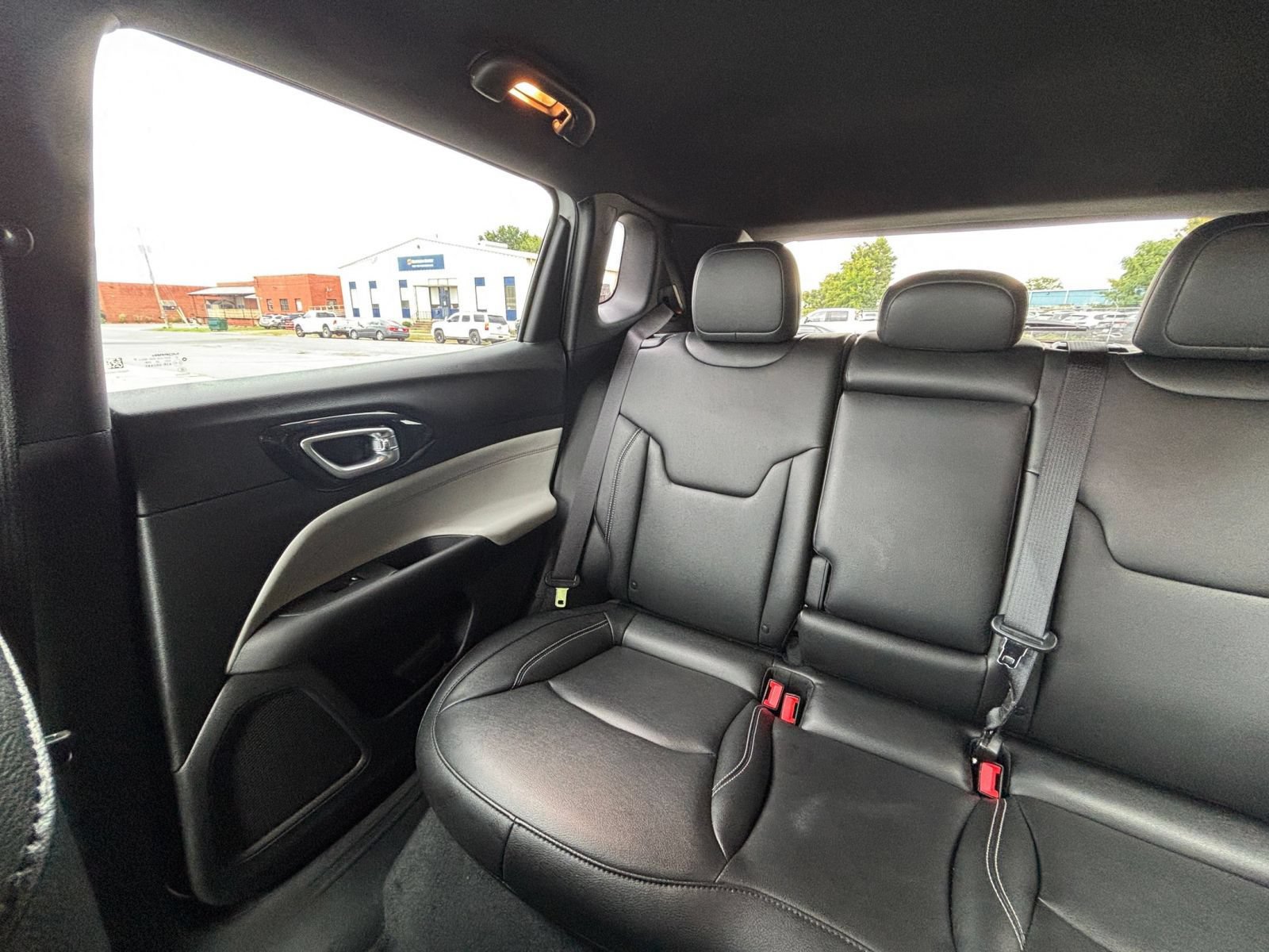 Used 2025 Jeep Compass Limited AWD/4WD image 39