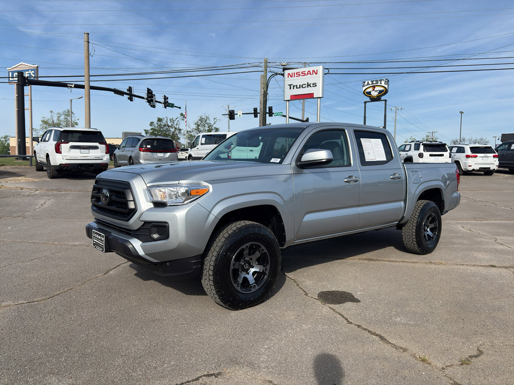 Used 2023 Toyota Tacoma SR image 3