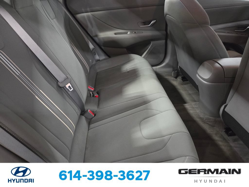 Used 2023 Hyundai Elantra SEL w/ Preferred Accessory Package FWD image 20