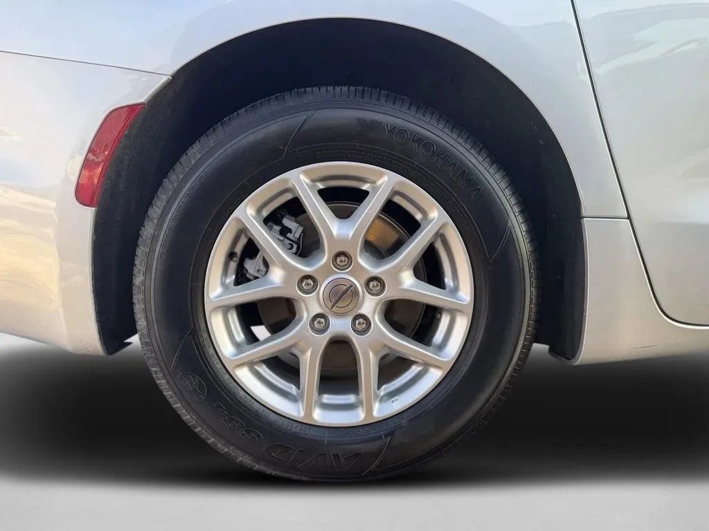 Used 2024 Chrysler Pacifica Touring-L image 31