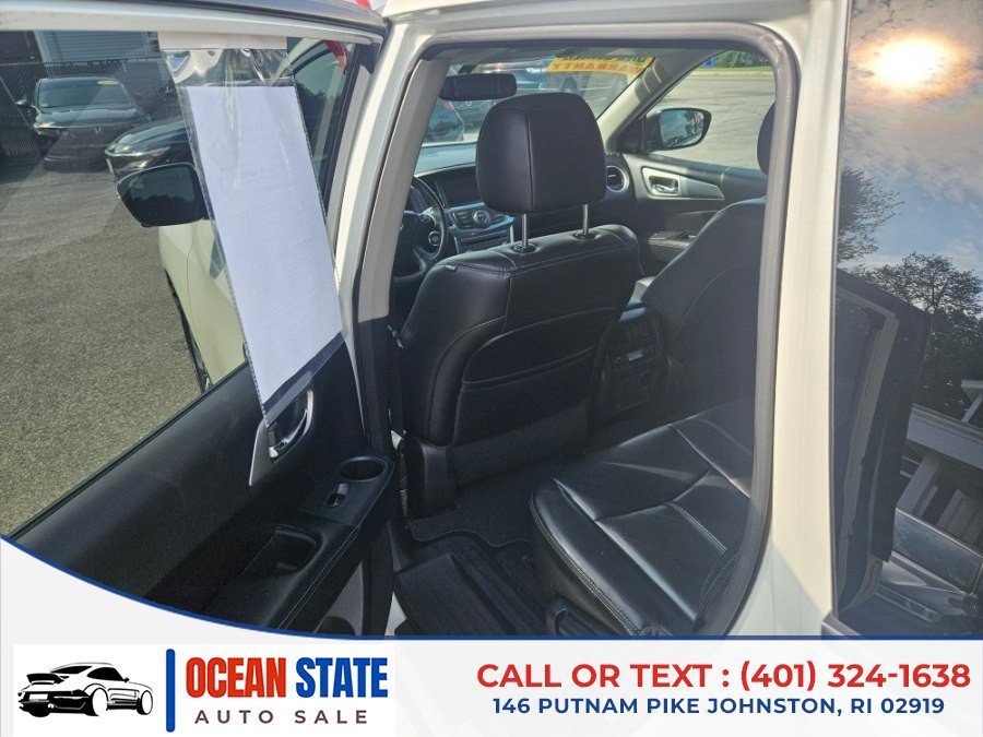 Used 2017 Nissan Pathfinder SL AWD/4WD image 11