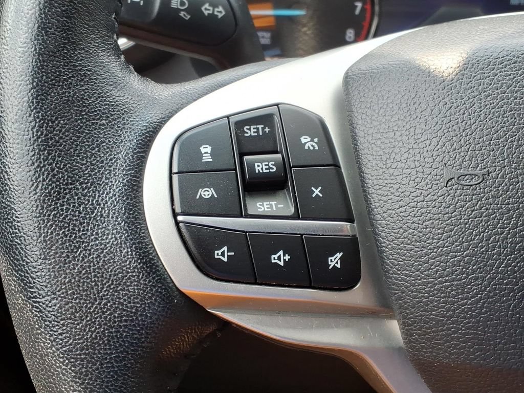 Used 2022 Ford Explorer XLT w/ Equipment Group 202A AWD/4WD image 7