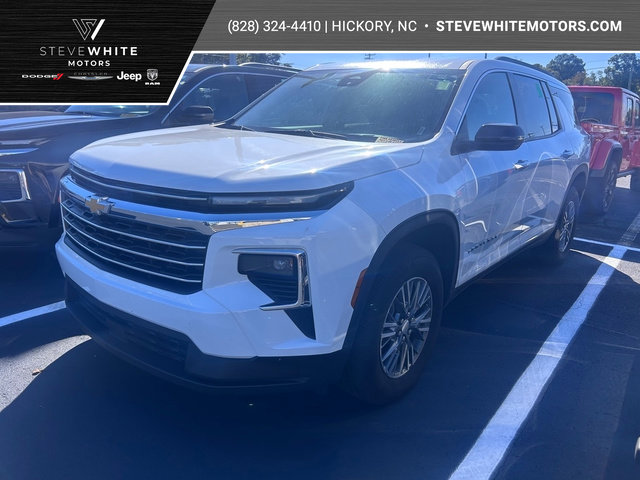 Used 2025 Chevrolet Traverse LT