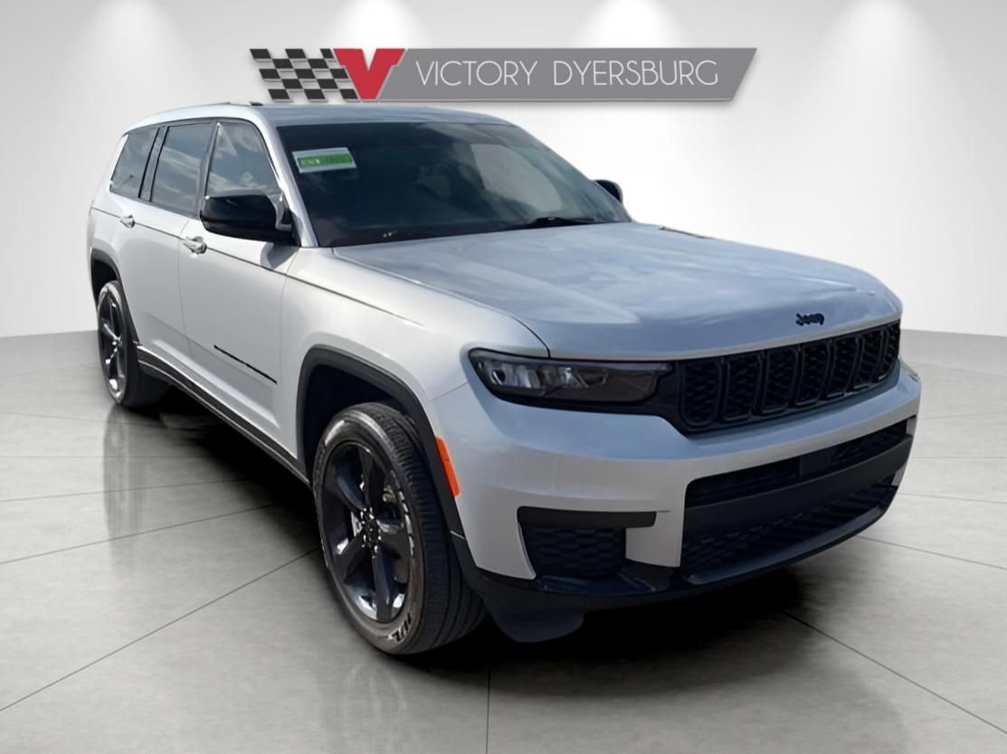 Used 2025 Jeep Grand Cherokee L Altitude image 1