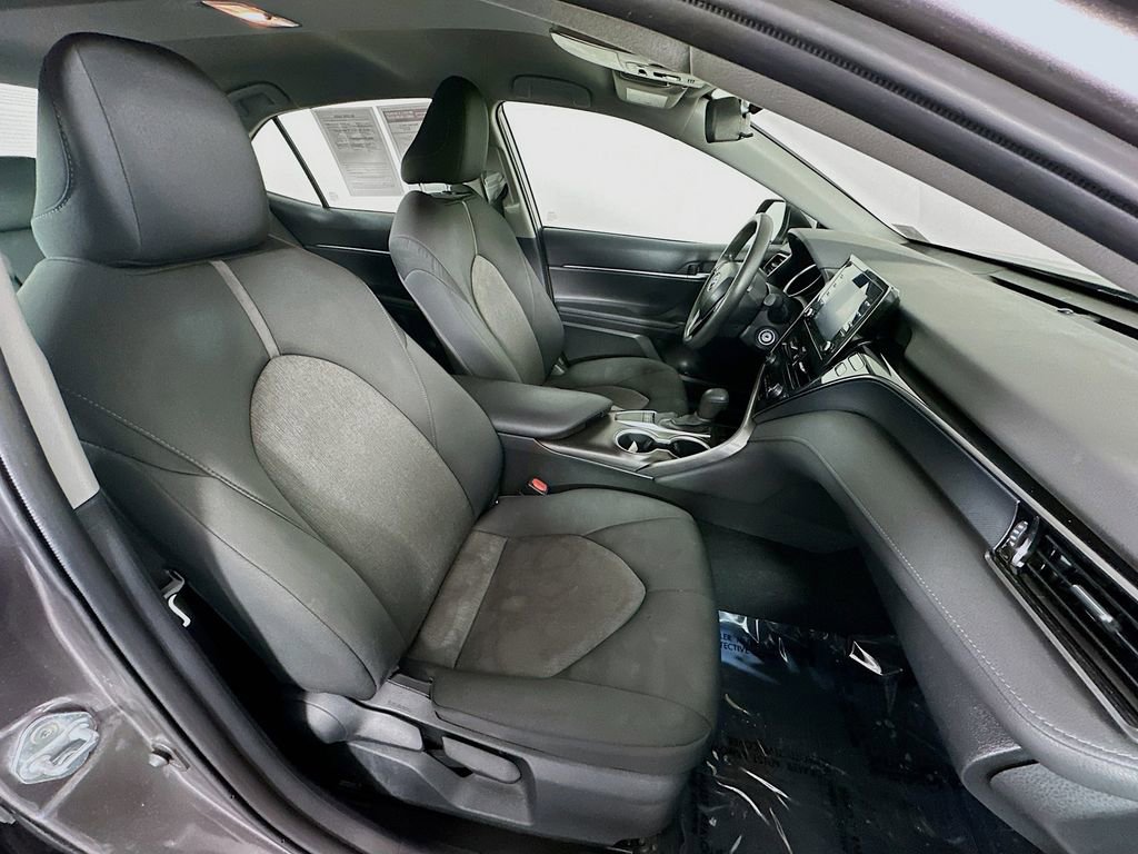 Used 2024 Toyota Camry LE image 32