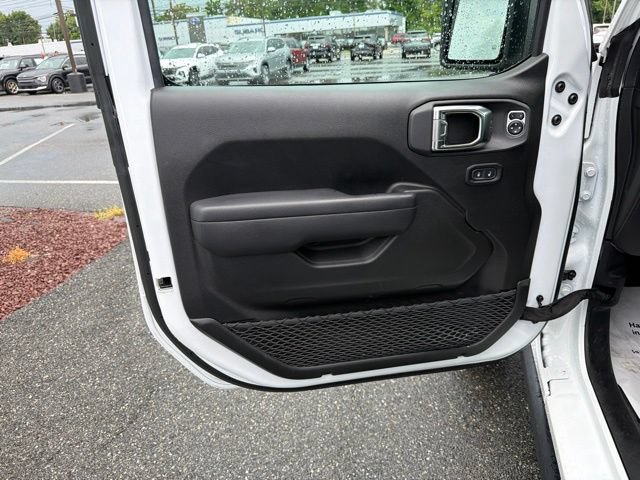 Used 2025 Jeep Wrangler Sport AWD/4WD image 11