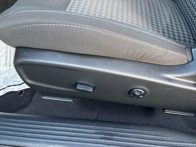 Used 2020 Dodge Challenger SXT w/ Blacktop Package image 12