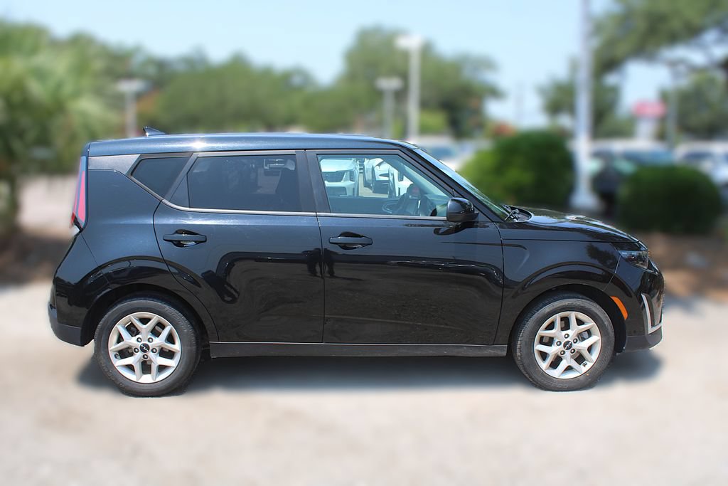 Certified 2024 Kia Soul LX w/ Option Group 015 FWD image 7