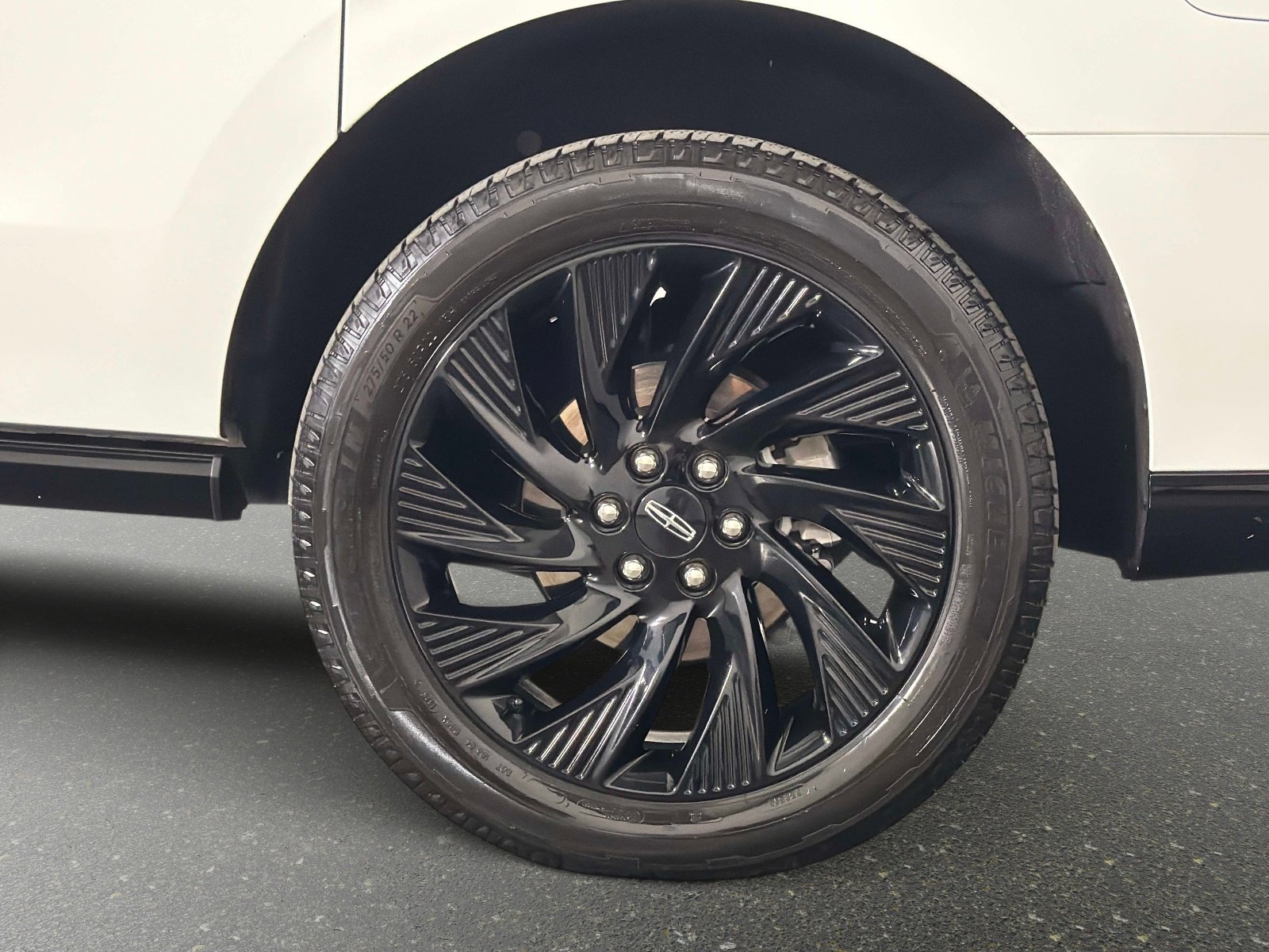 Used 2025 Lincoln Navigator L Reserve w/ Jet Appearance Package AWD/4WD image 12