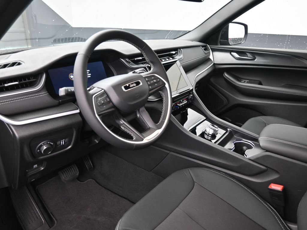 New 2026 Jeep Grand Cherokee Laredo RWD image 18