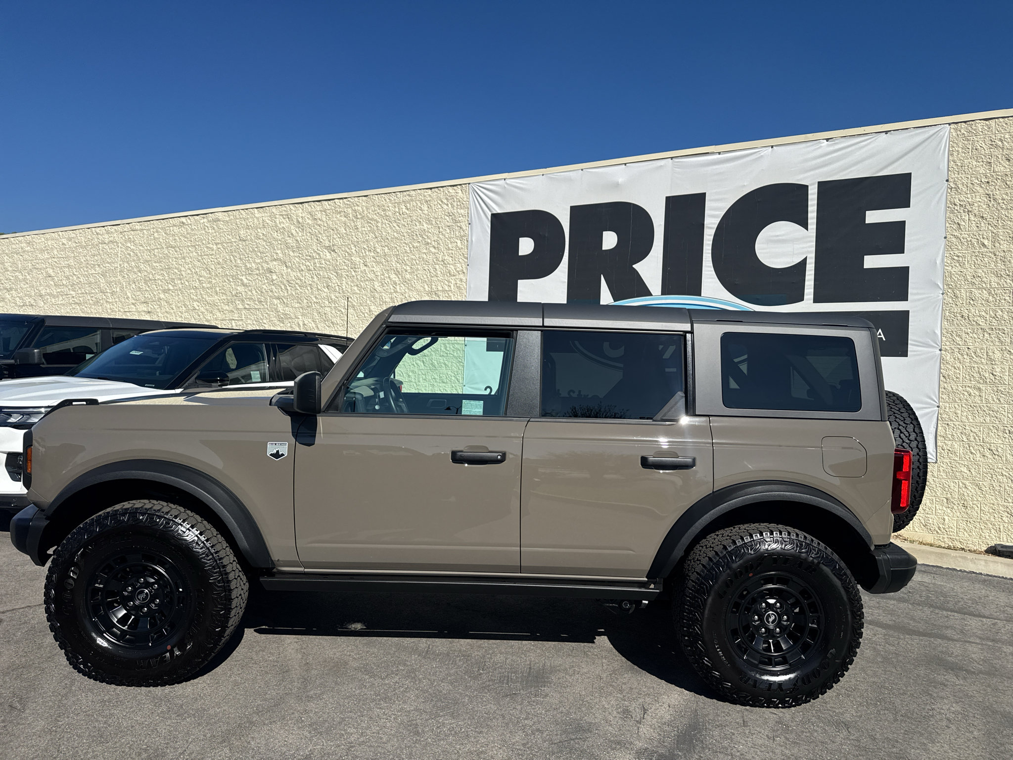Used 2026 Ford Bronco Big Bend w/ Black Diamond Package AWD/4WD image 2
