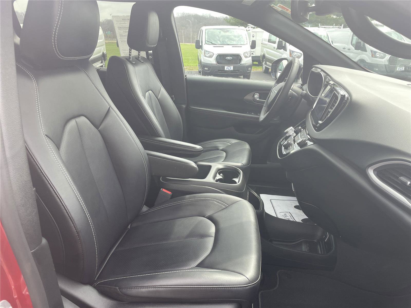 Used 2025 Chrysler Pacifica Select FWD image 27