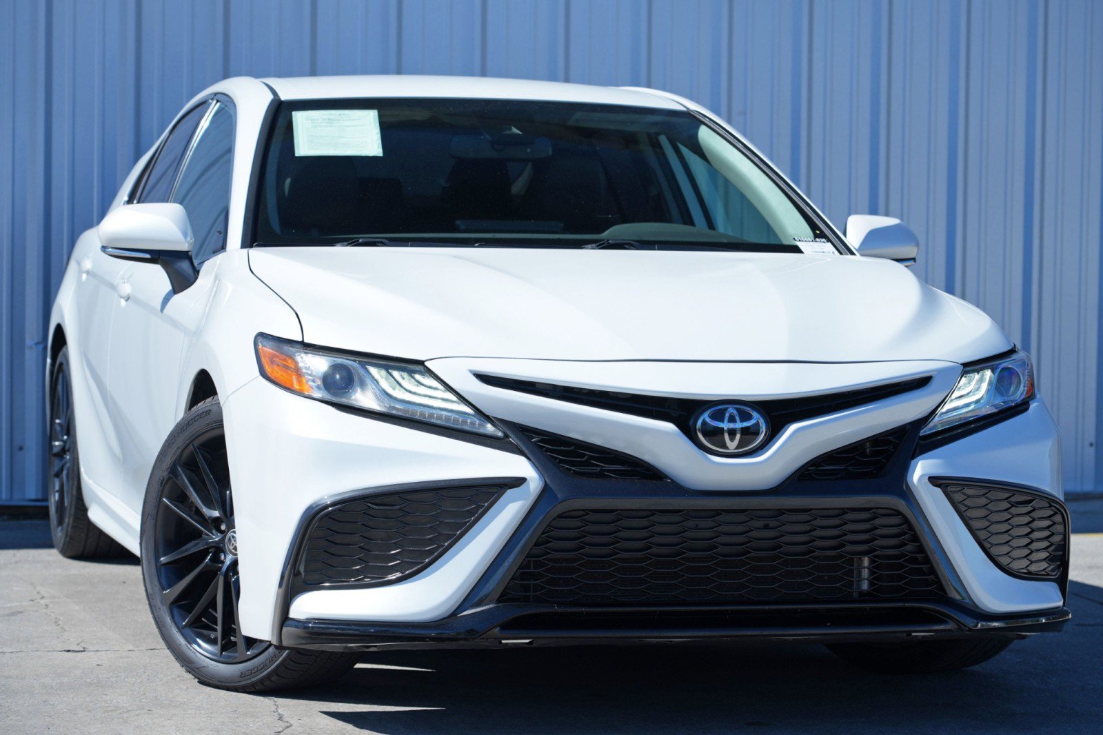 Used 2021 Toyota Camry XSE image 2